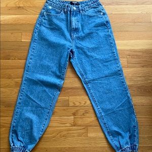 Missguided Petite Mom Jogger Jeans
